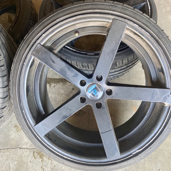 20” Rims - Picture 2 of 7